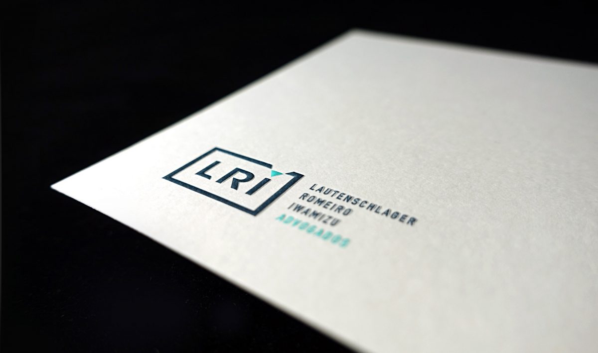 Detalhe de cartão agradecimento LRI Advogados