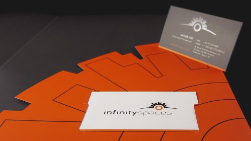 detalhe de papelaria Infinity Spaces